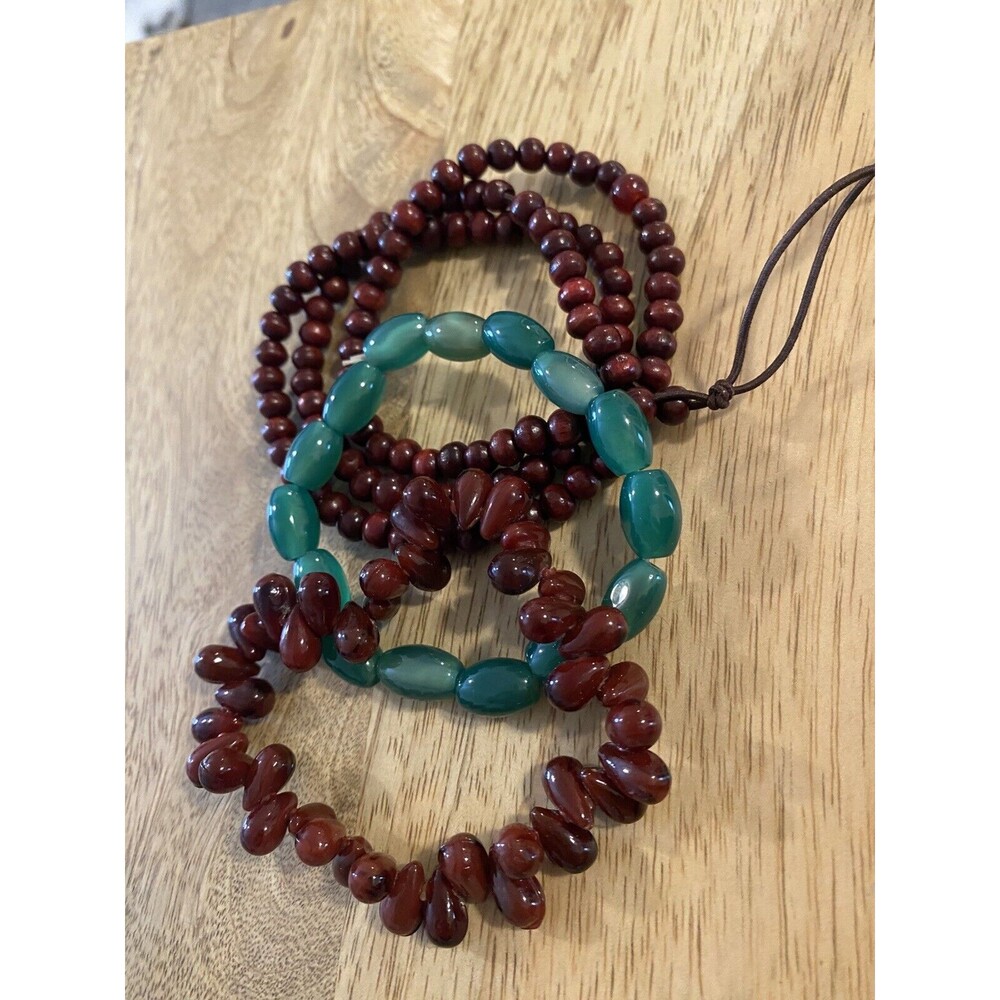 Beaded and Resin Bracelets Lot of 3 - Picture 4 of 4